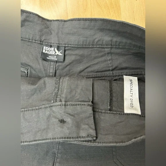 Eddie Bauer Women's Navy Blue Shorts Outdoor Hiking Golf, Size 8 NWOT - Picture 3 of 6